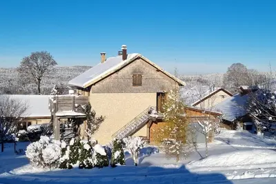 Image de Haut Perché à Giron 1000