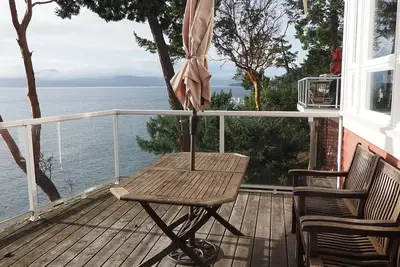 Image de Cosy 2 bedroom with expansive Ocean view and massive deck
