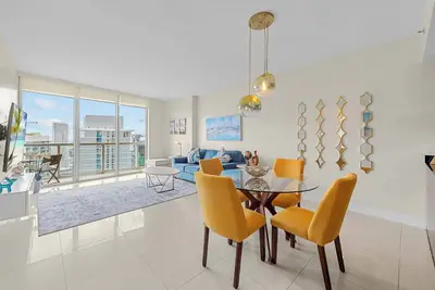 Image de Luxury Penthouse with Ocean Water Views