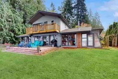 Image de Charming home on the Hood Canal w/ beach access & amazing views