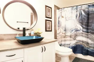 Image de Luxury Comfort Elegant 3br 2ba House