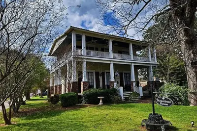 Image de Luxury Historic 4br Home in Downtown Natchitoches: Verandas + 2-Story Kitchen