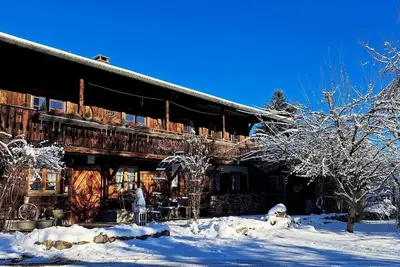 Image de Vacation apartment DachZeit - attic apartment with a view of the Falkenstein