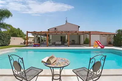 Image de Spacieuse villa à Syracuse avec jardin privé
