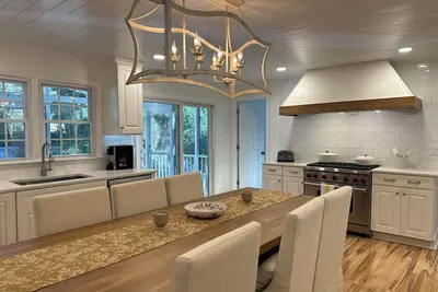 Image de Golf course home in Raintree Country Club. Outdoor oasis with pool and hot tub.