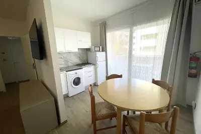 Image de Appartement familial ensoleillé à deux pas de la plage