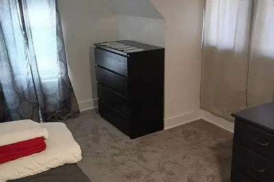 Image de Charming private sleeping room near trails in fabulous downtown Cedar Falls