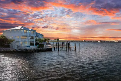 Green Flash | 5br Luxury Gulf-Front Home w/ Pool, Dock & Sunset Views