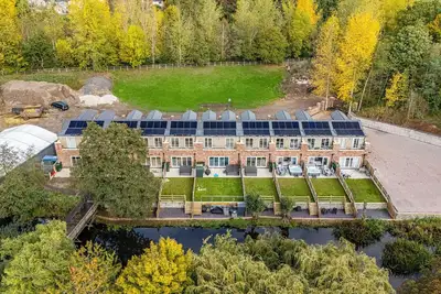 Image de 8 Riverside Mews, family friendly, with hot tub in Borrowash