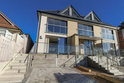 Image de Sea Fern House - 36b, family friendly, with a garden in Poole