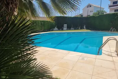 Image de Appartement confortable avec terrasse à 200 m de la plage