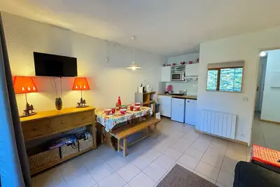 Image de Studio rénové près des pistes avec balcon et casier à skis