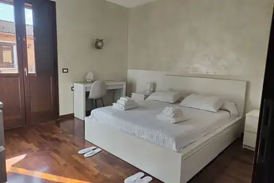 Image de Second floor apartment historic center