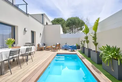 Image de Maison Marly avec piscine privee a Serignan