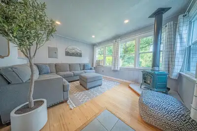 Image de Springwells Park Townhouse~Very Cozy