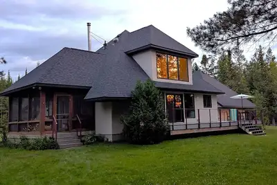 Image de Modern house on the AuSable w/ canoe & swimming access