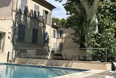 Image de Élégante bastide provençale avec vaste parc arboré et piscine d’exception