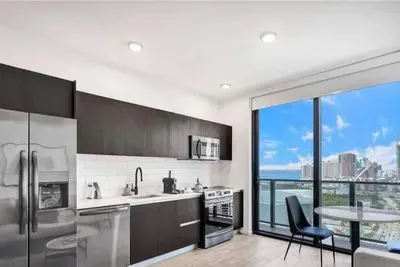 Image de Upscale Miami Studio with Balcony