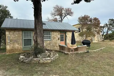 Image de Hilltop Cabin, Historic Silver Spur Dance Hall, Cowboy Capital of the World
