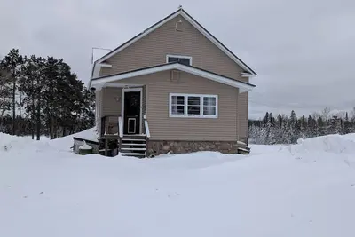 Image de Tranquil Farmhouse - Sleeps 8 with Ac in charming Hurley