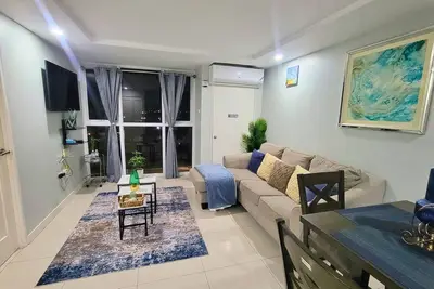 Image de 2-bedroom apartment in Portmore with Security, Ac, beach front access and pool