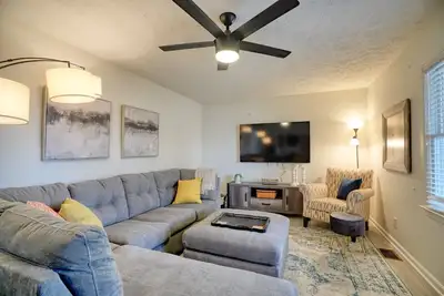 Image de Walk to downtown Kennesaw-Updated 3-bedroom house, well equipped kitchen, sleeps8