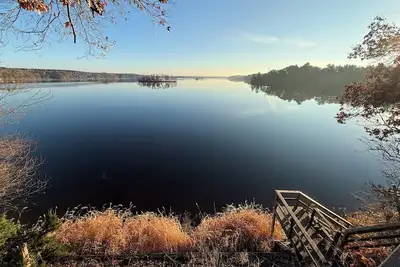 Image de Gorgeous Lake Eau Claire home!