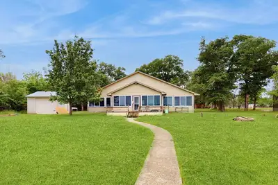 Image de 3br Waterfront Home: Rural & Unique