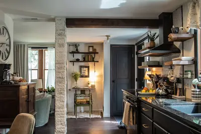 Image de Charming 2br Cottage · Near Lake Lookout · Wine Tasting Included · Pet Friendly