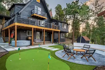 Image de Charming 4-bedroom house in Evergreen perfect for your getaway