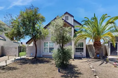 Image de Pool + Fire Pit: 'Desert Radiance' in Phoenix!