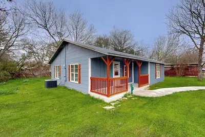 Image de In-Town 3br w/ Bbq Pit, Walk to Medina River