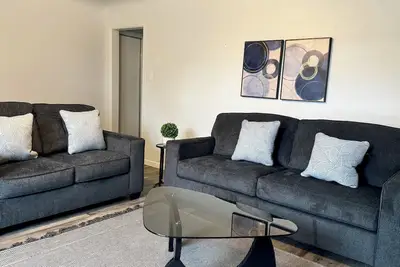 Image de Comfortable 2br Home • King Bed • 1 Bath