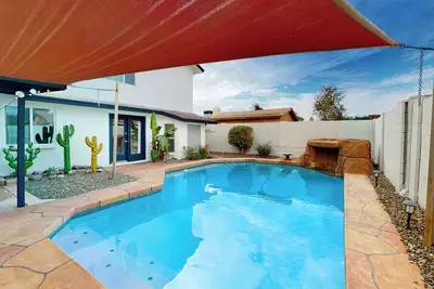 Image de Backyard Oasis: Phoenix Gem Near Hiking & Golfing!