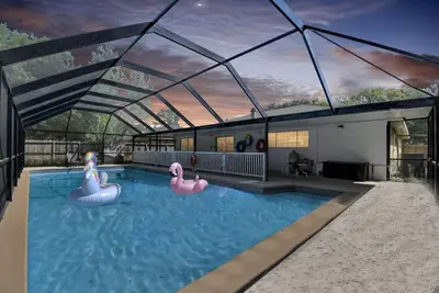 Image de New Pool House Retreat Houston China Town