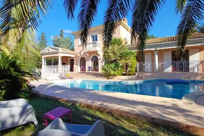 Image de Villa au calme avec piscine privée, entre l’Estérel, le golf et la mer