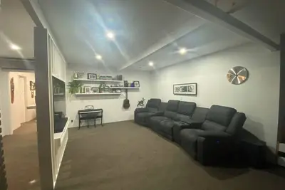 Image de Pap Beach House - 2 min walk to the beach - close to shops - sleeps up to 8