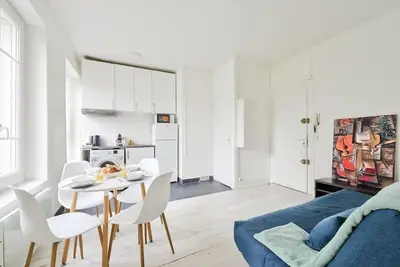 Image de T3 - Nanterre · Simple and Quiet 2br in Nanterre - Near La Defense