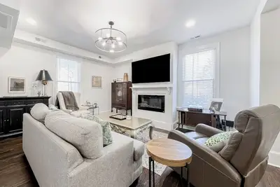 Image de 4br Home w/ 1900s Charm, Yard Games & Fire Pit