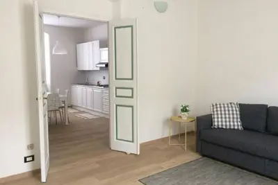 Image de Bixio9 est situé dans le centre historique de La Spezia, à quelques minutes à pied de la gare: une position stratégique et très pratique pour visiter la ville et aussi tous les lieux de plage accessibles en train, comme les Cinque Terre. L'apparteme