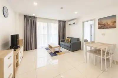 Image de Modern 2 Bedroom Condo in Pratumnak