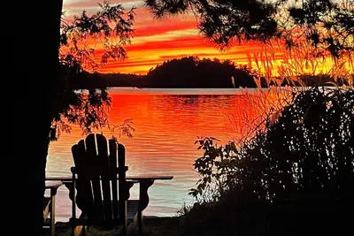 ÎLE PRIVÉE avec un authentique chalet victorien!