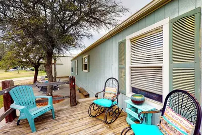 Image de Tin Star: Lake Livingston Retreat!