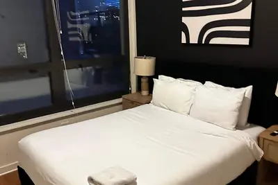 Image de Boulevard Stays  Walk to Magnificent Mile & River North 06