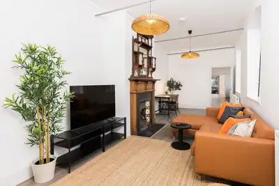 Image de Enamel Works - The Fireplace