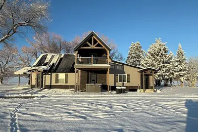 Image de Newly renovated Ashton Farmhouse on Cave  Falls Hwy. Near Yellowstone Nat. Park