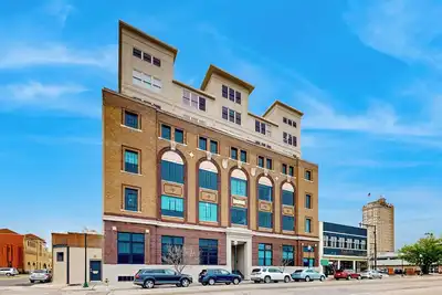 Image de Luxe 1br Downtown Loft in Historical Building