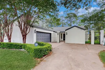 Image de Dog-Friendly Houston Home w/ Deck & Yard