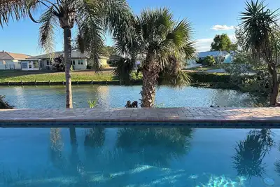 Image de Lakeside Retreat 3bd/2ba home with pool for a relaxing getaway