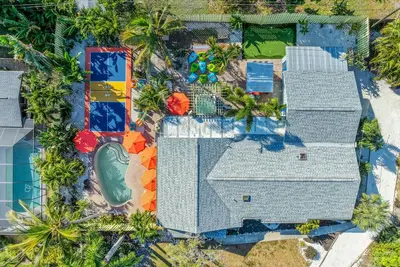 Image de 7br Coastal Retreat: Heated Pool | Hot Tub | Games